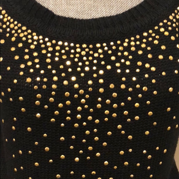 2b Bebe sweater - Picture 2 of 9